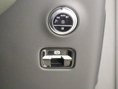 2024 Mercedes-BENZ GLC — миниатюра 30