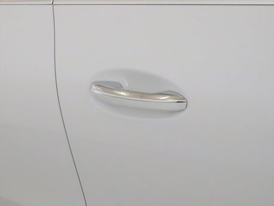 2024 Mercedes-BENZ GLC — миниатюра 12