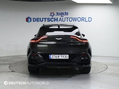 ASTON MARTIN DBX - 3