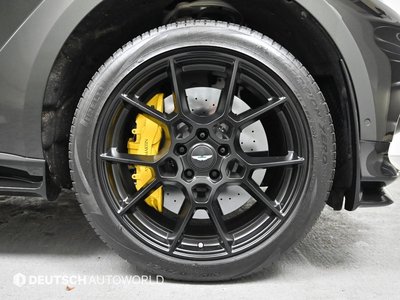 ASTON MARTIN DBX - 6