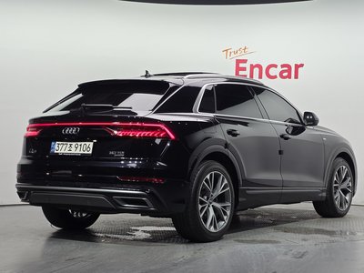 2021 AUDI Q8 photo 3