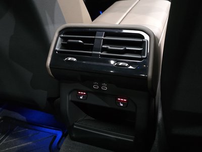 2024 BMW 5 SERIES — миниатюра 25