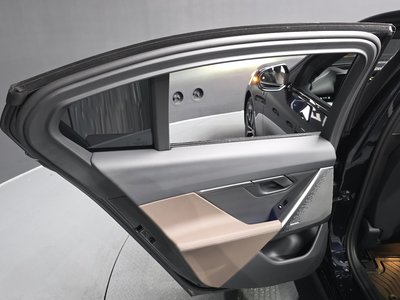 2024 BMW 5 SERIES — миниатюра 15