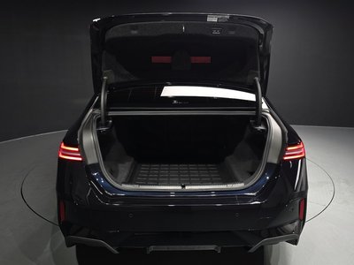 2024 BMW 5 SERIES — миниатюра 26