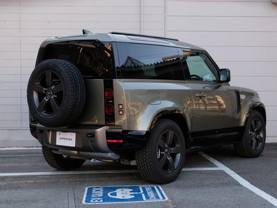 LAND ROVER DEFENDER - 9