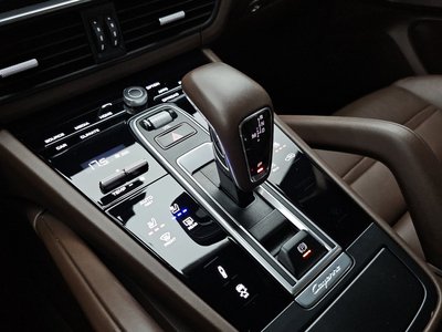 2021 Porsche CAYENNE thumbnail 12