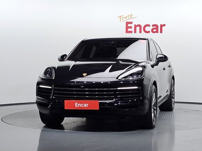 2021 Porsche CAYENNE photo 2