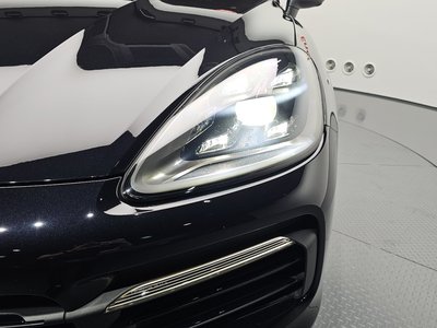 2021 Porsche CAYENNE photo 9