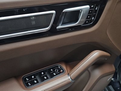 2021 Porsche CAYENNE thumbnail 34