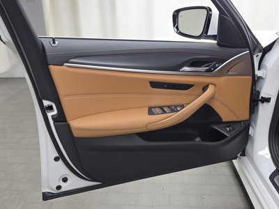 صورة مصغرة 14 لـ 2023 BMW 5 SERIES
