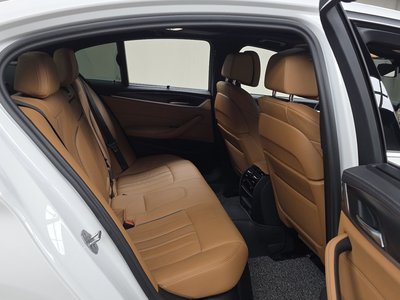 صورة مصغرة 18 لـ 2023 BMW 5 SERIES