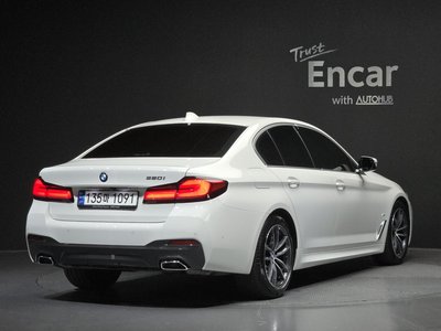 2023 BMW 5 SERIES photo 4