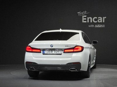 2023 BMW 5 SERIES photo 3