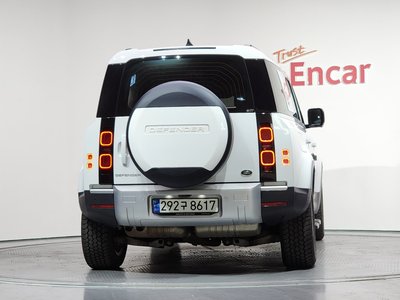 LAND ROVER DEFENDER - 3