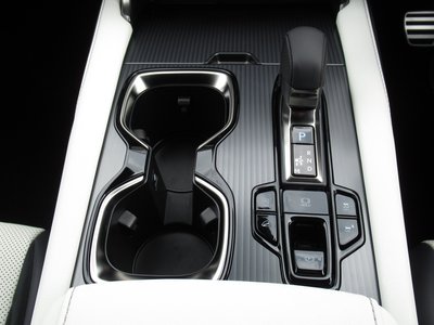 صورة مصغرة 32 لـ 2026 Lexus RX