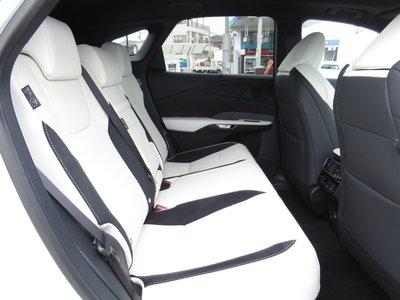 صورة مصغرة 63 لـ 2026 Lexus RX
