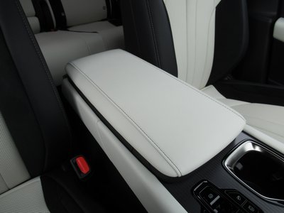 صورة مصغرة 43 لـ 2026 Lexus RX