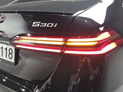 2025 BMW 5 SERIES 照片 10