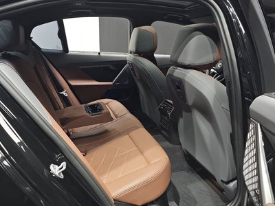 2025 BMW 5 SERIES thumbnail 16