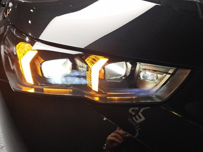 2025 BMW 5 SERIES 照片 9