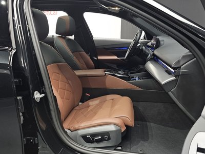 2025 BMW 5 SERIES thumbnail 13