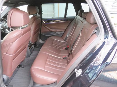 BMW 5 SERIES TOURING - 10