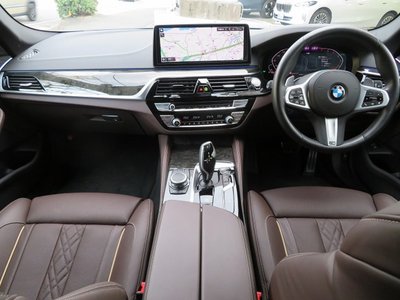BMW 5 SERIES TOURING - 4