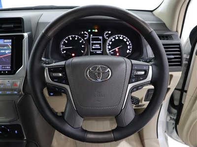 TOYOTA LAND CRUISER PRADO - 10