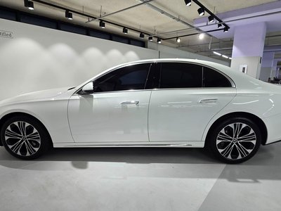 MERCEDES-BENZ E-CLASS - 8