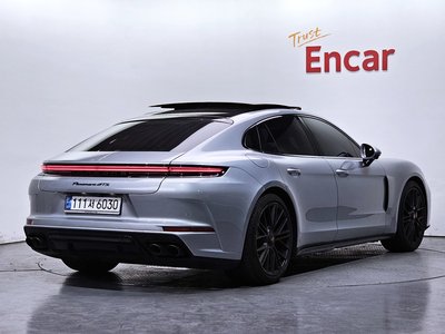 PORSCHE PANAMERA - 3