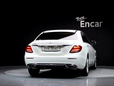 MERCEDES-BENZ E-CLASS - 4