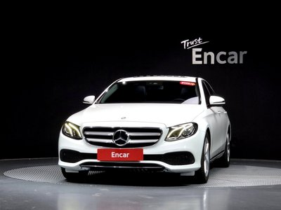 MERCEDES-BENZ E-CLASS - 2
