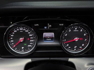 MERCEDES-BENZ E-CLASS - 8