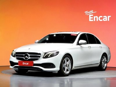 MERCEDES-BENZ E-CLASS - 1