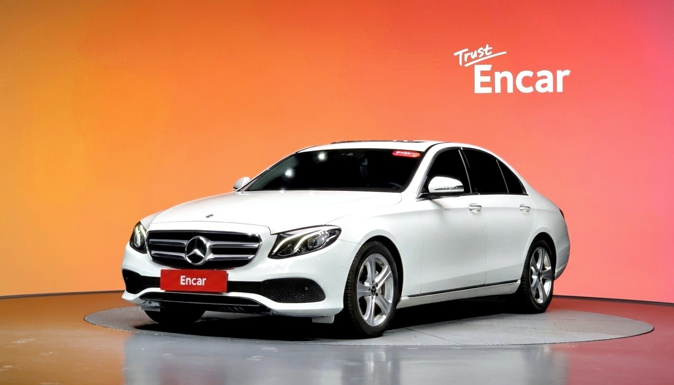 MERCEDES-BENZ E-CLASS - View 1