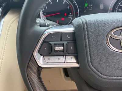 صورة مصغرة 42 لـ 2024 Toyota LAND CRUISER 300