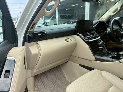 صورة مصغرة 40 لـ 2024 Toyota LAND CRUISER 300