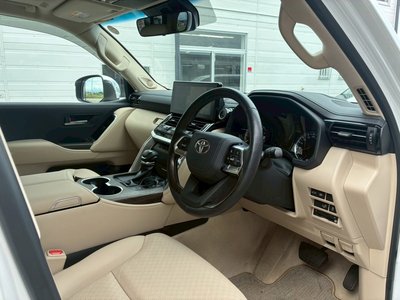 صورة مصغرة 39 لـ 2024 Toyota LAND CRUISER 300