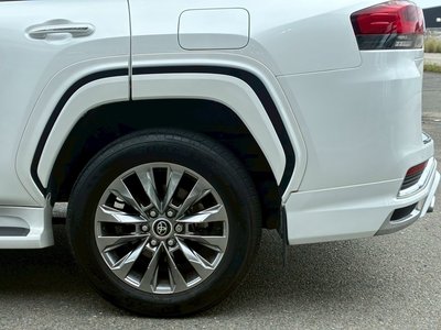 صورة مصغرة 37 لـ 2024 Toyota LAND CRUISER 300
