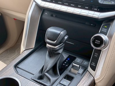 صورة مصغرة 54 لـ 2024 Toyota LAND CRUISER 300