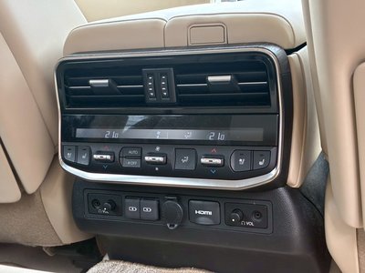 صورة مصغرة 75 لـ 2024 Toyota LAND CRUISER 300