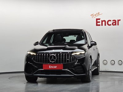 2025 Mercedes-BENZ GLC photo 2
