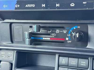 2025 Toyota LAND CRUISER 70 — миниатюра 53