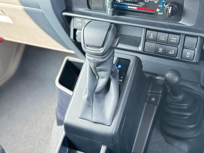 2025 Toyota LAND CRUISER 70 — миниатюра 55
