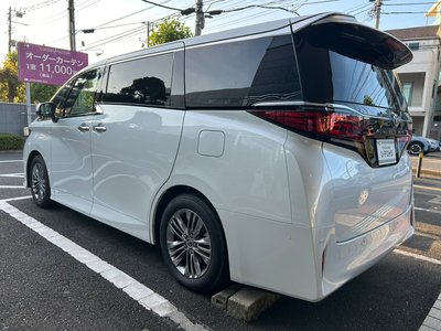 2025 Toyota ALPHARD — фото 9