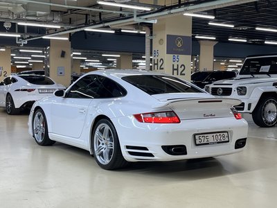 PORSCHE 911 - 6