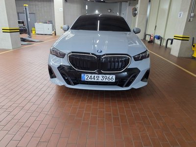2025 BMW 5 SERIES photo 2