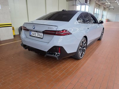 2025 BMW 5 SERIES photo 5
