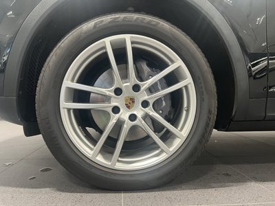 PORSCHE CAYENNE - 4