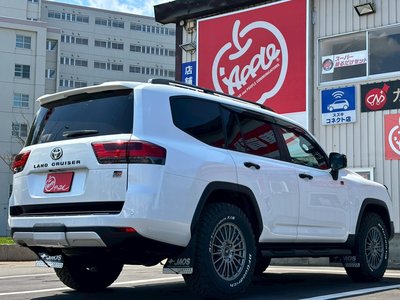 TOYOTA LAND CRUISER - 5